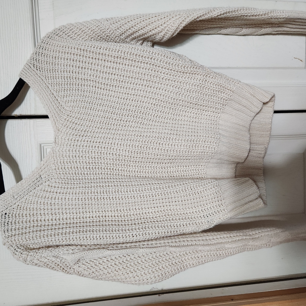 Women's Cream Cable Knit Sweater - Picture 9 of 11